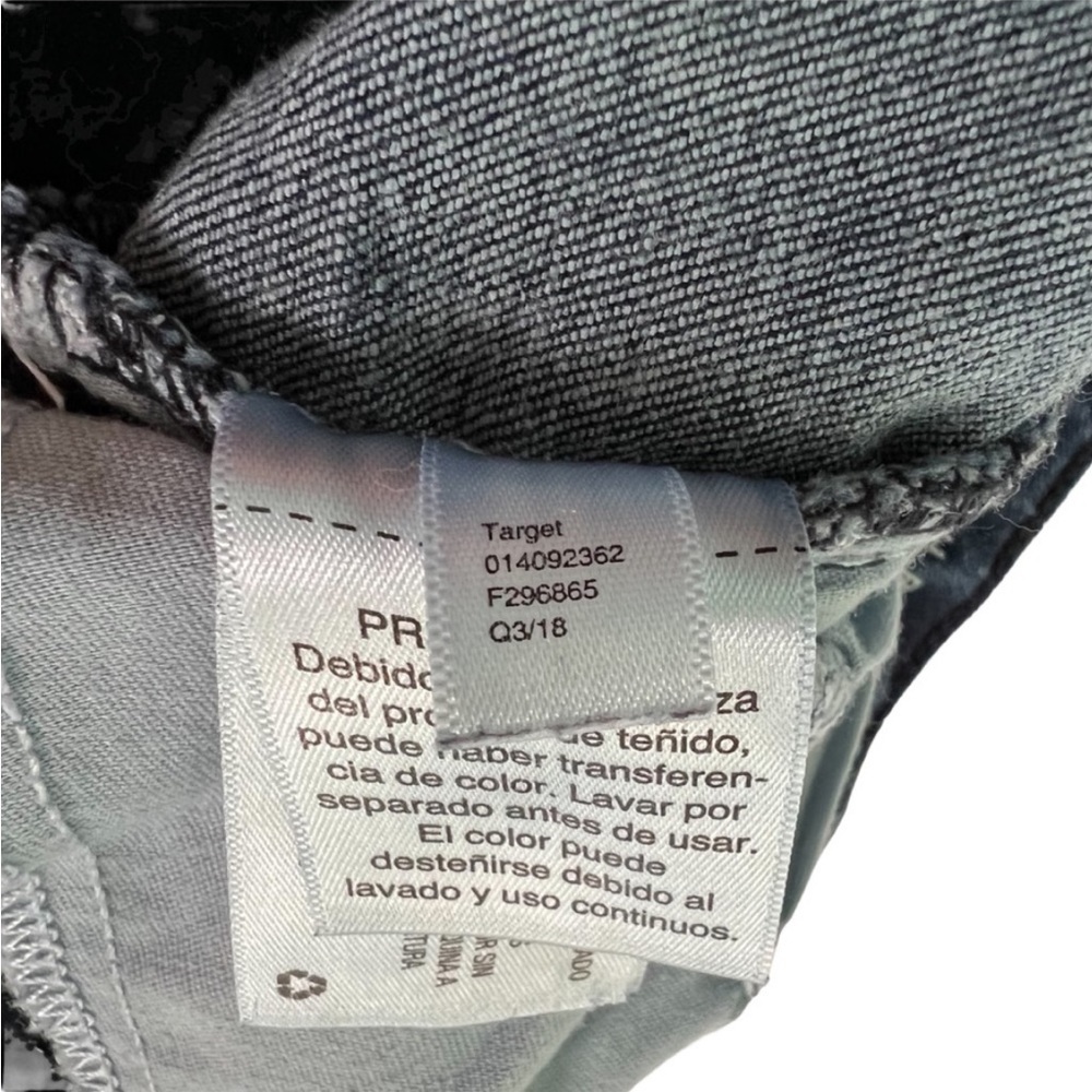 Universal Thread High Rise Skinny Jean - Picture 5 of 13